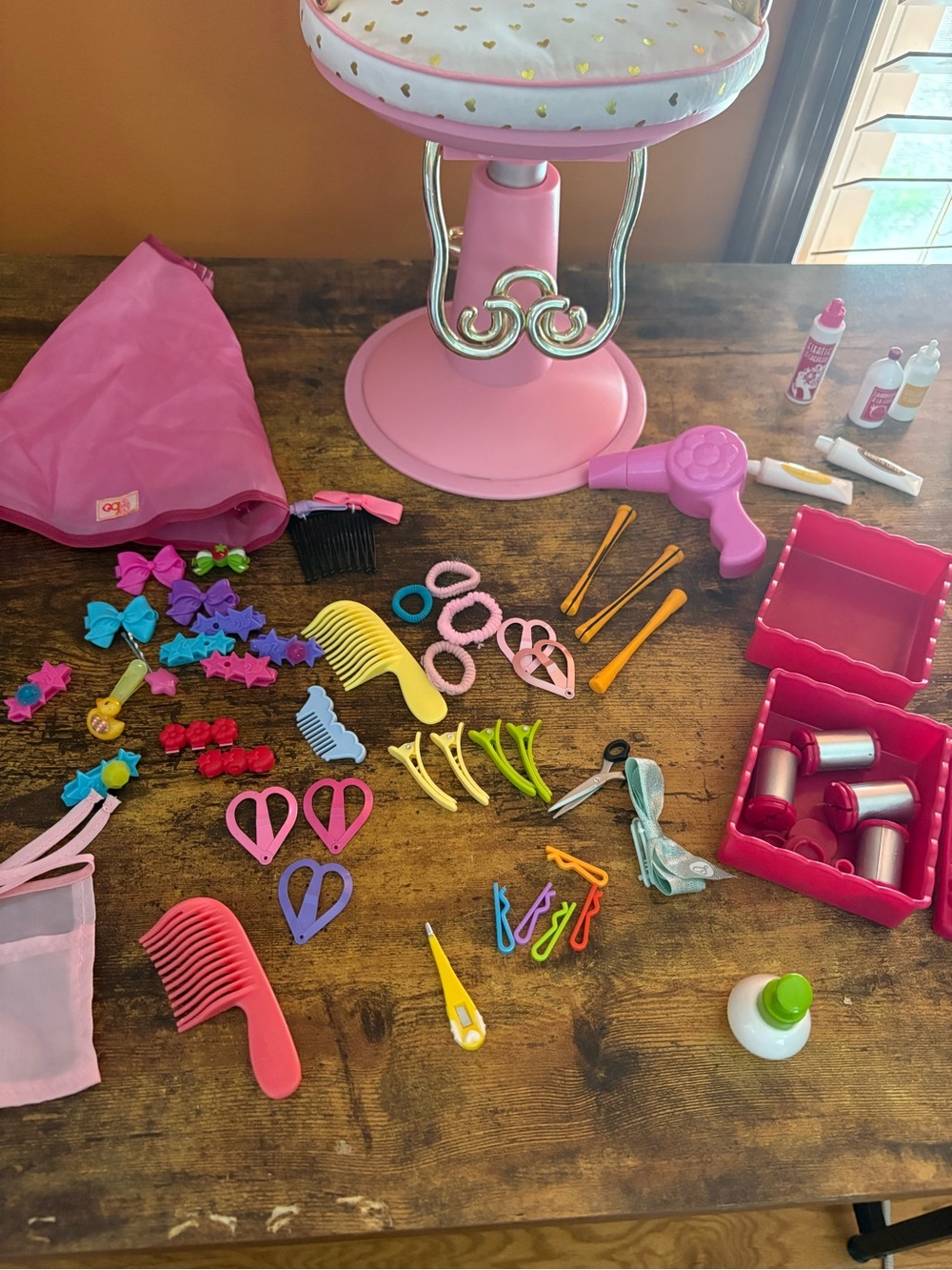 Our Generation Salon Chair & Accessories - Picture 3 of 4